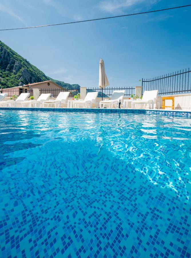 Boka Bay Lägenhet Kotor Exteriör bild